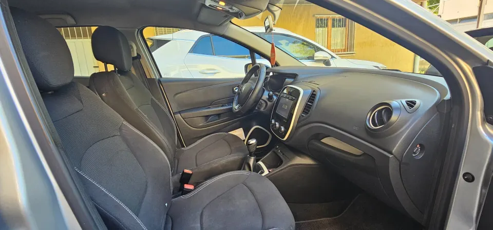Renault Captur — foto 18